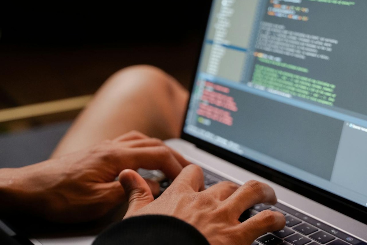 Nasib Profesi Programmer di Era AI: Bakal Punah atau Evolusi? - Codenesia