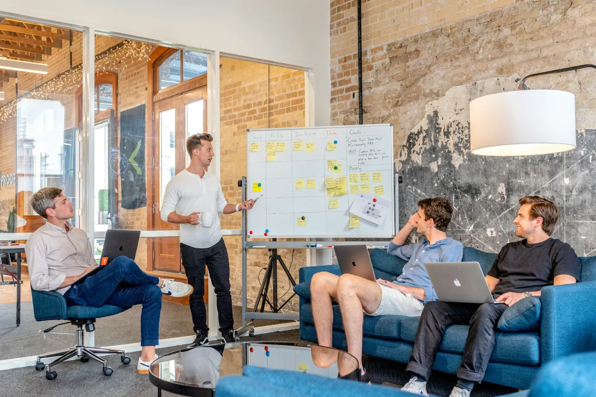 Tips Pitching Teknis ke Investor: Apa yang Perlu Ditampilkan - Codenesia