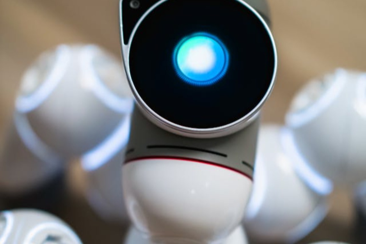 Bukan Sekadar Mainan: Amazon Resmi Akuisisi Startup Robot Humanoid Ukuran Anak! - Codenesia