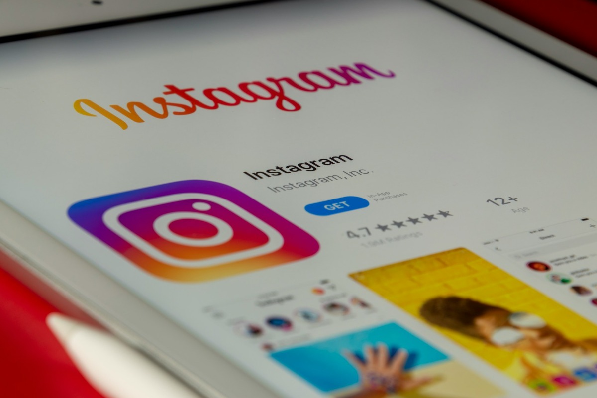 Cara Bikin Konten Instagram Menarik Pakai AI (Tips 2026)