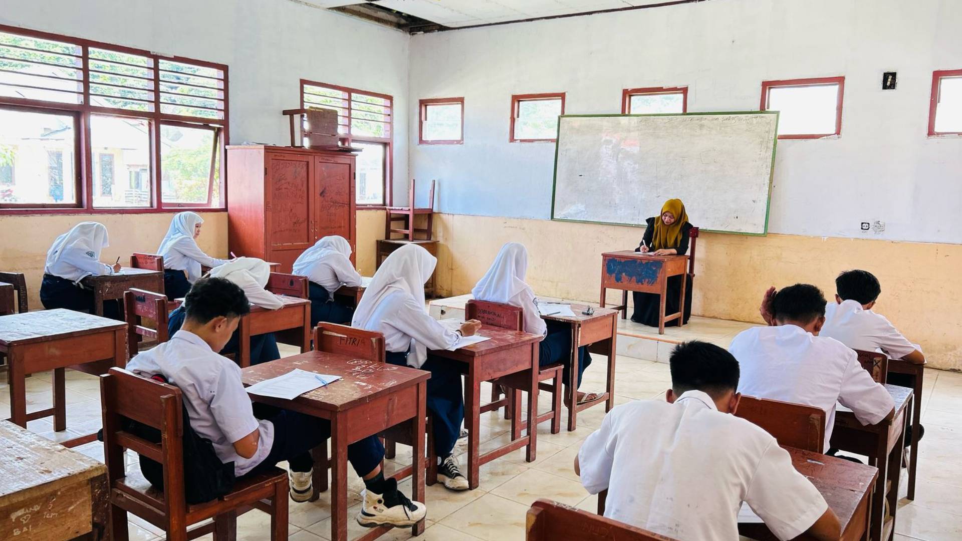 Kegiatan Belajar Mengajar - SMPN Satap Matabulu