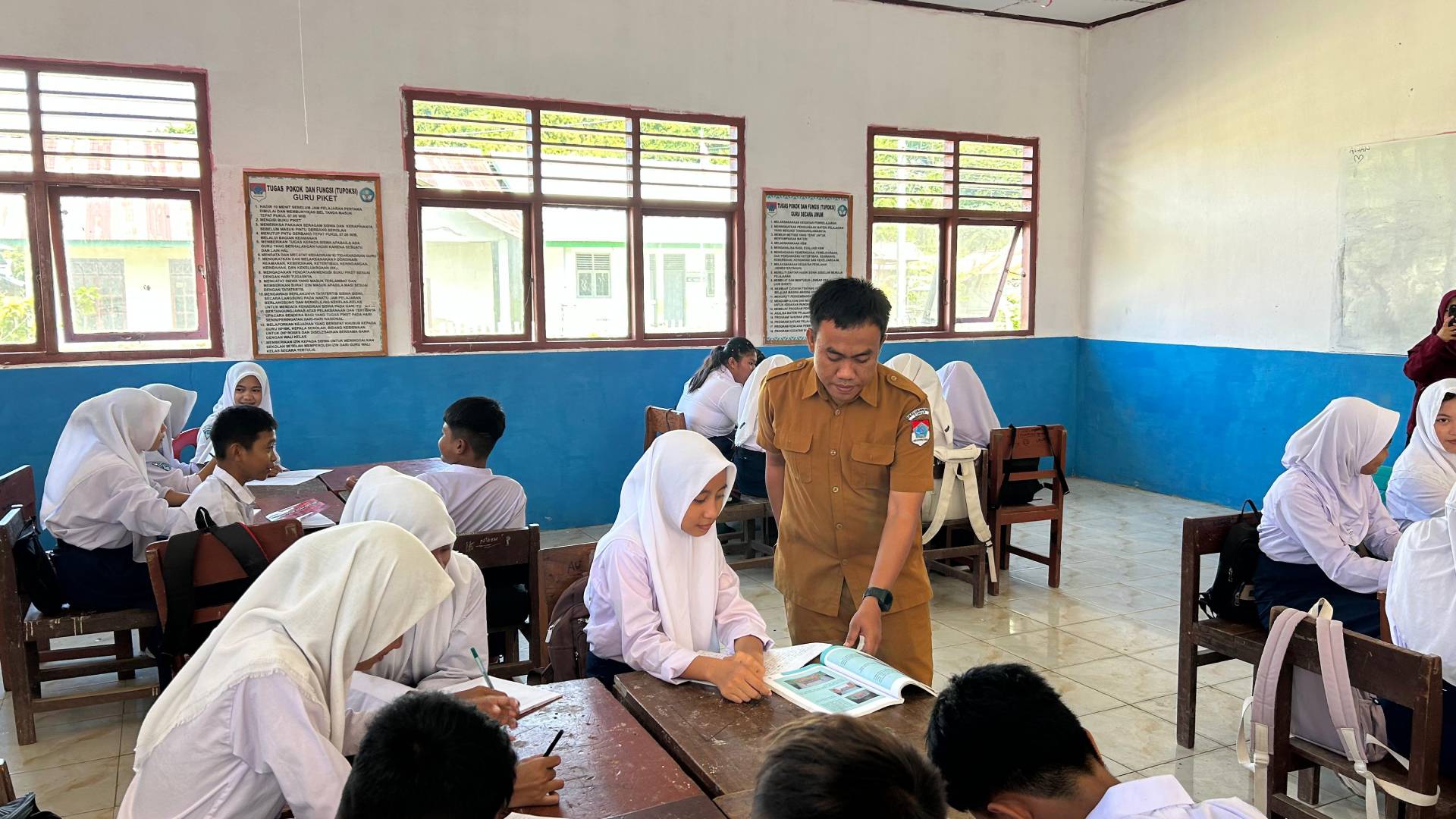 Kegiatan Belajar Mengajar - SMPN Satap Matabulu